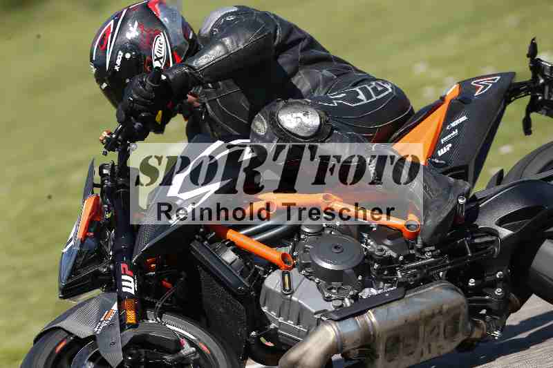/43 08.08.2025 Discover the Bike ADR/Race 3 rot/72
